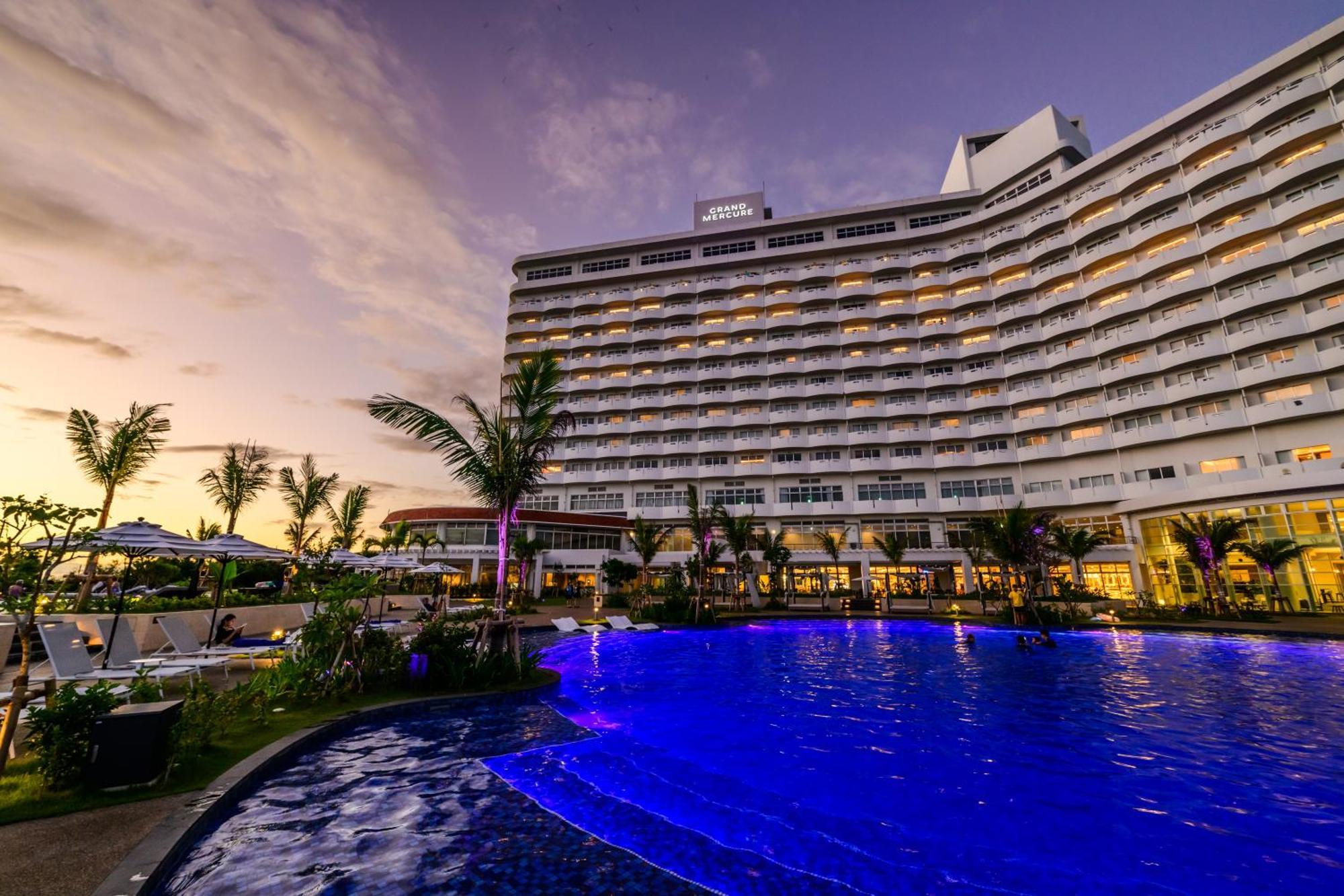 Grand Mercure Okinawa Cape Zanpa Resort Yomitan Bagian luar foto