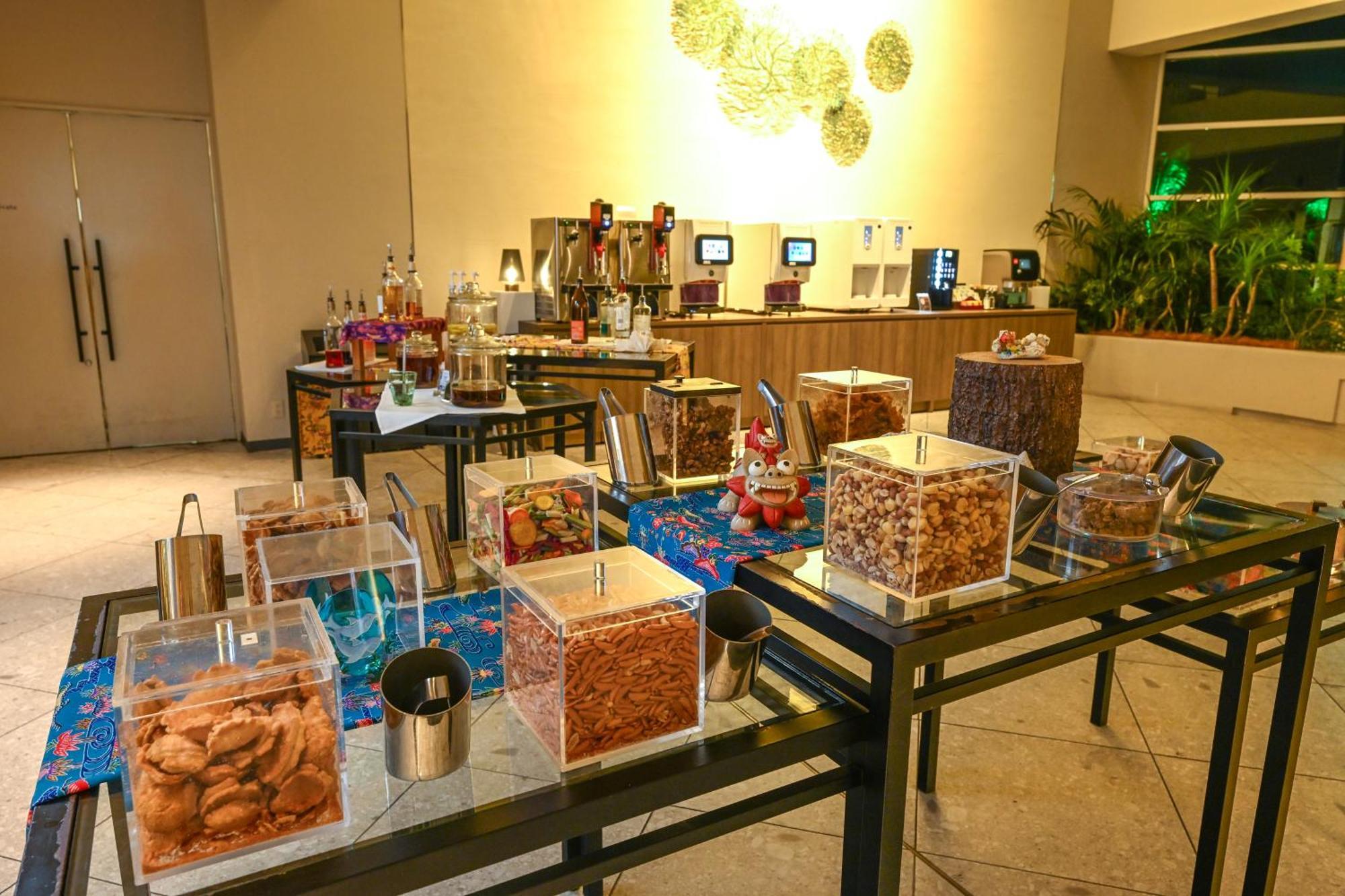 Grand Mercure Okinawa Cape Zanpa Resort Yomitan Bagian luar foto
