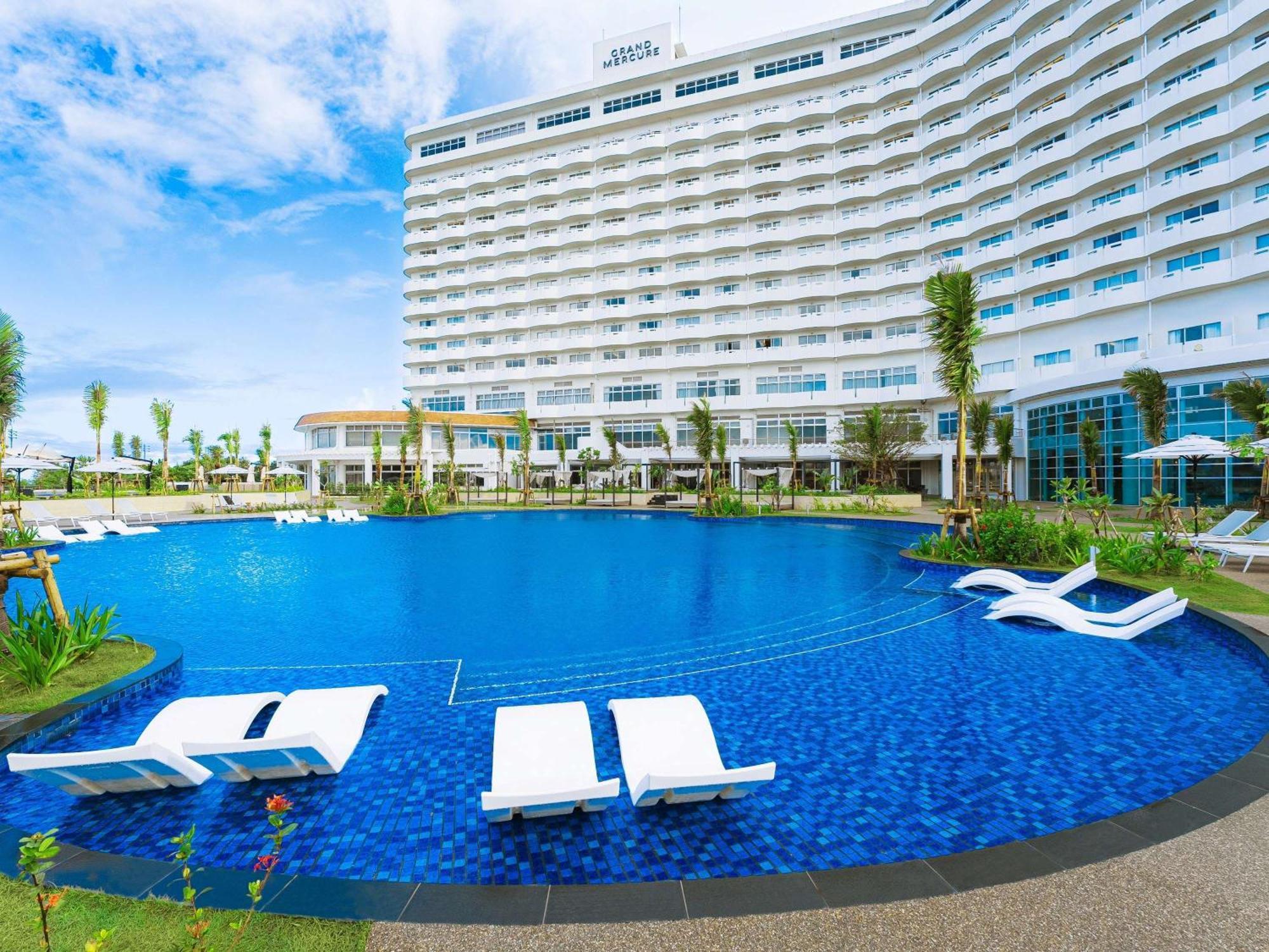 Grand Mercure Okinawa Cape Zanpa Resort Yomitan Bagian luar foto